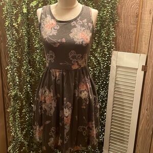 Adorable Summer Floral Dress Small